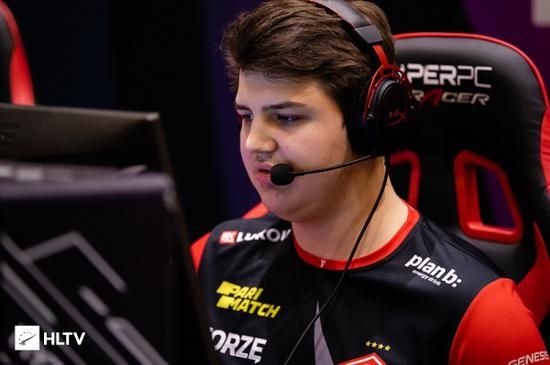 TES与GEN赛前预测引发热议 LPL解说分析深度解析